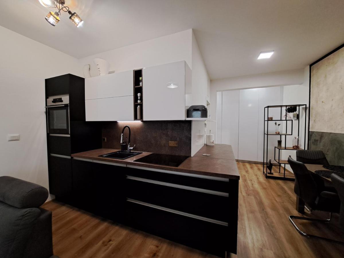 Stunning New Apartment With Free Parking Near City Centre ليوبليانا المظهر الخارجي الصورة