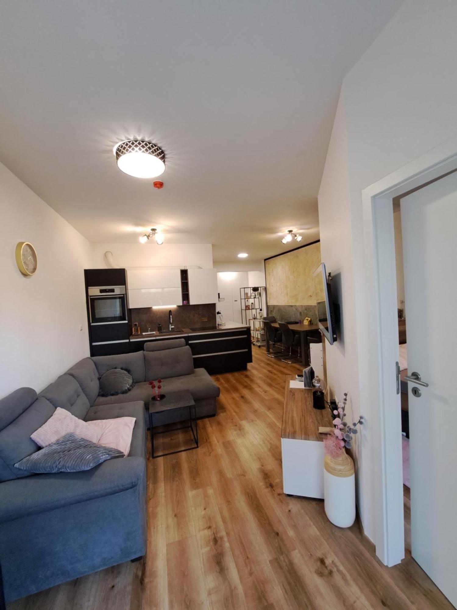 Stunning New Apartment With Free Parking Near City Centre ليوبليانا المظهر الخارجي الصورة